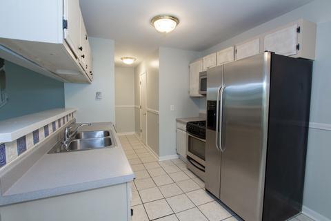 1653 Valley Forge Ct #D, Wheaton, IL 60189 photo 5