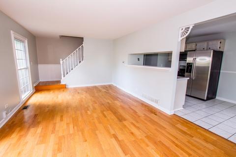 1653 Valley Forge Ct #D, Wheaton, IL 60189 photo 1