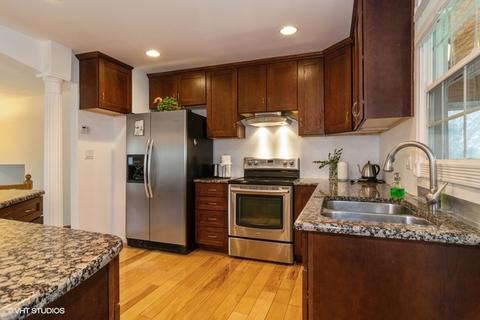 970 Concord Ln, Hoffman Estates, IL 60192 photo 3