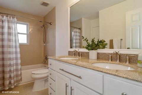 970 Concord Ln, Hoffman Estates, IL 60192 photo 10