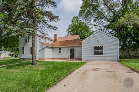 704 Dixon Ave, Elgin, IL 60120 photo 3