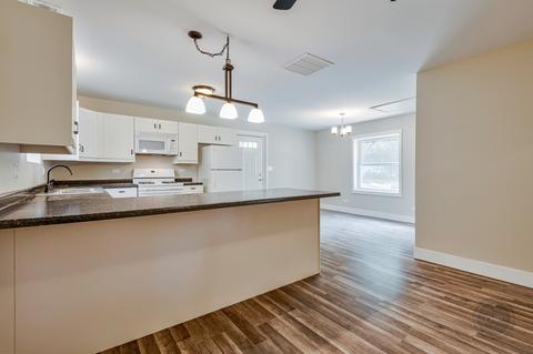 704 Dixon Ave, Elgin, IL 60120 photo 19