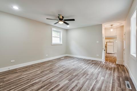 704 Dixon Ave, Elgin, IL 60120 photo 6