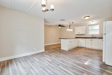 704 Dixon Ave, Elgin, IL 60120 photo 23