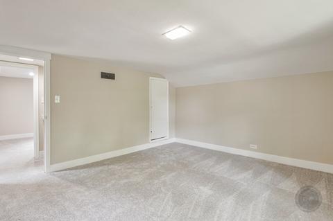 704 Dixon Ave, Elgin, IL 60120 photo 14