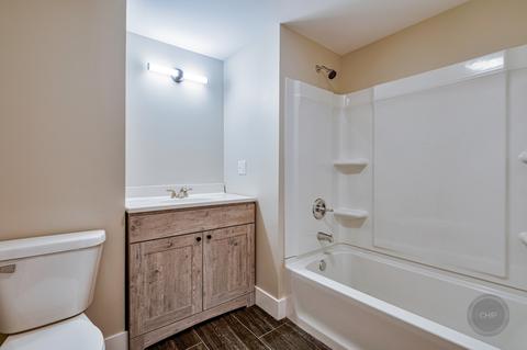 704 Dixon Ave, Elgin, IL 60120 photo 7