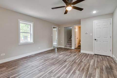 704 Dixon Ave, Elgin, IL 60120 photo 5