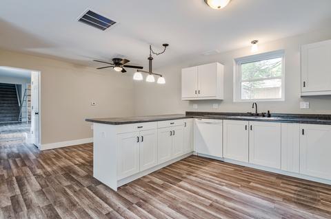 704 Dixon Ave, Elgin, IL 60120 photo 22