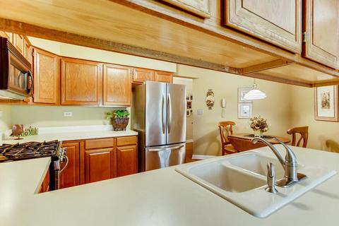 1632 Pebble Beach Dr, Hoffman Estates, IL 60169 photo 8
