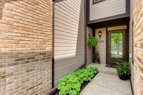 1632 Pebble Beach Dr, Hoffman Estates, IL 60169 photo 3