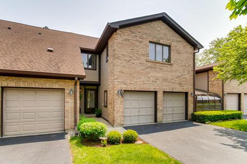 1632 Pebble Beach Dr, Hoffman Estates, IL 60169 photo 2