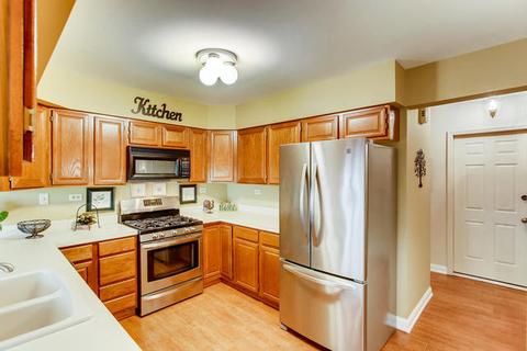 1632 Pebble Beach Dr, Hoffman Estates, IL 60169 photo 9