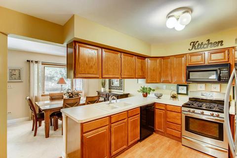 1632 Pebble Beach Dr, Hoffman Estates, IL 60169 photo 10