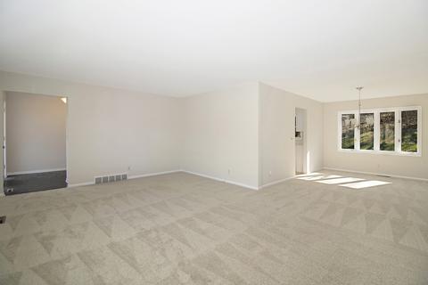905 Harper Dr, Algonquin, IL 60102 photo 4