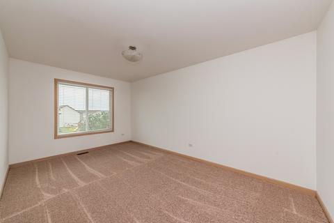 7004 Cornwall Dr, Joliet, IL 60431 photo 6
