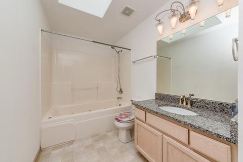 7004 Cornwall Dr, Joliet, IL 60431 photo 8