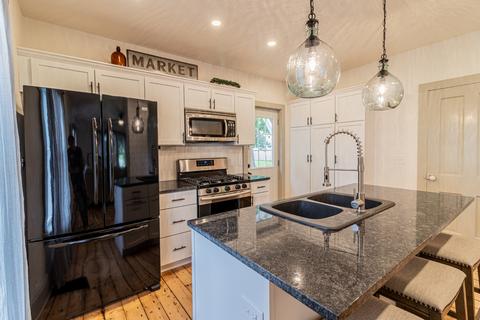210 E Farnham St, Sheffield, IL 61361 photo 5