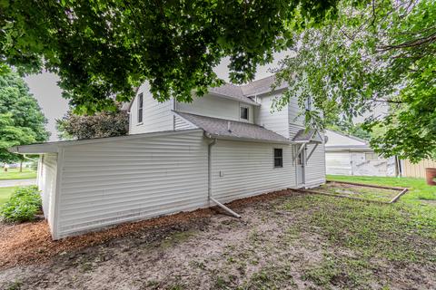 210 E Farnham St, Sheffield, IL 61361 photo 2