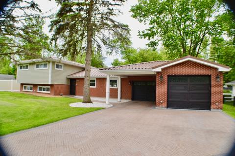 2014 Driving Park Rd, Wheaton, IL 60187 photo 1