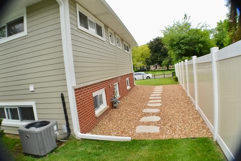 2014 Driving Park Rd, Wheaton, IL 60187 photo 31