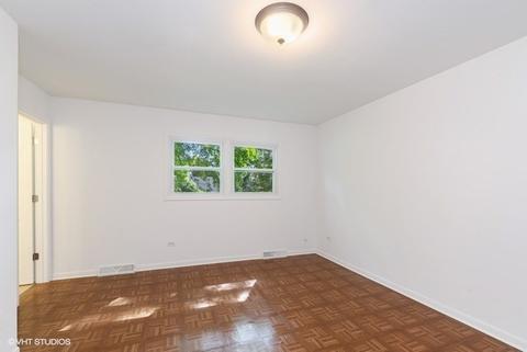 60 Devonshire Cir, Elgin, IL 60123 photo 8