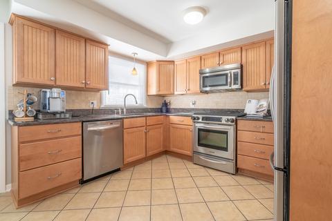 2003 E Cayuga Ln, Mount Prospect, IL 60056 photo 12