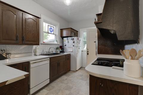702 E Washington St, Bloomington, IL 61701 photo 8