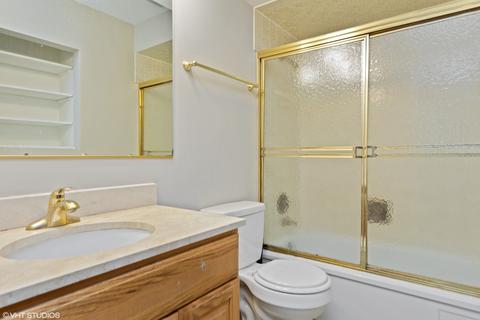 3005 Falcon Ct, Rolling Meadows, IL 60008 photo 10