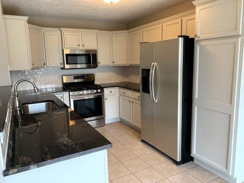 1200 Onyx Ln, Normal, IL 61761 photo 6