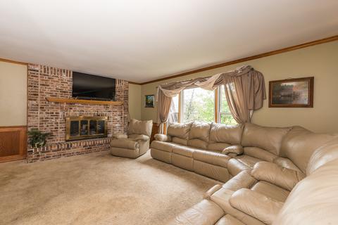 740 W Algonquin Rd, Hoffman Estates, IL 60192 photo 3
