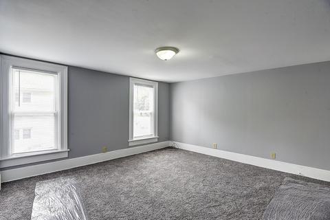 537 E Benton St, Aurora, IL 60505 photo 11
