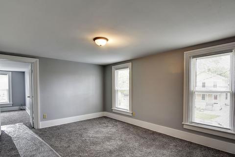 537 E Benton St, Aurora, IL 60505 photo 6