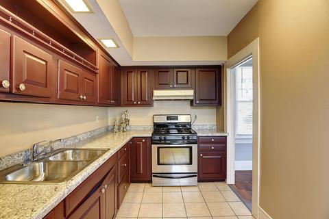537 E Benton St, Aurora, IL 60505 photo 18