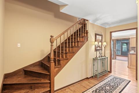 119 Amherst Dr, Bartlett, IL 60103 photo 4