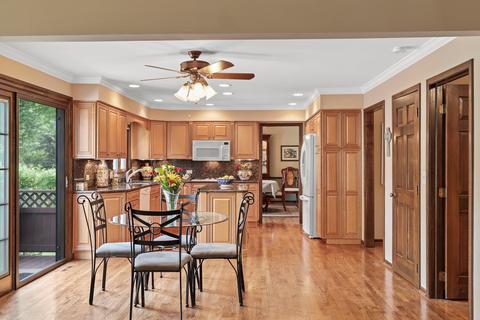 119 Amherst Dr, Bartlett, IL 60103 photo 7
