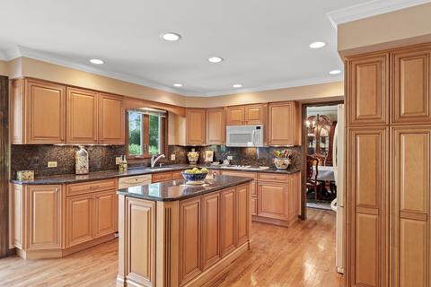 119 Amherst Dr, Bartlett, IL 60103 photo 5