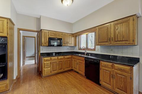 11912 S Wolf Dr, Plainfield, IL 60585 photo 8