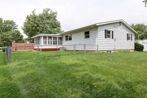 207 W Van Buren St, Philo, IL 61864 photo 6