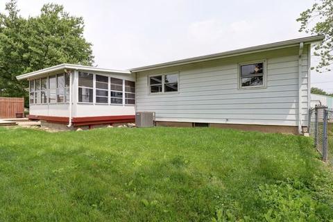 207 W Van Buren St, Philo, IL 61864 photo 5