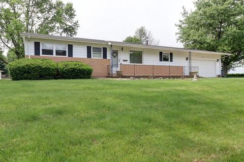 207 W Van Buren St, Philo, IL 61864 photo 2