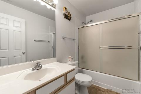 176 Dickens Trl, Elgin, IL 60120 photo 19