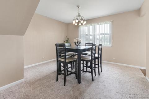 176 Dickens Trl, Elgin, IL 60120 photo 3
