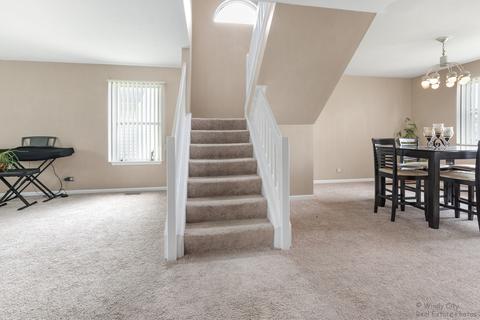 176 Dickens Trl, Elgin, IL 60120 photo 4