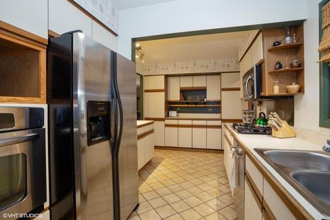 1660 Dennison Rd, Hoffman Estates, IL 60169 photo 7