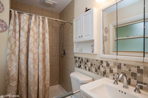 1660 Dennison Rd, Hoffman Estates, IL 60169 photo 9
