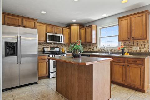 3 Bailey Ct, Bloomington, IL 61704 photo 3