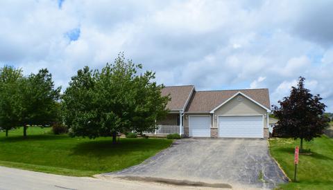 10124 E Raindance Dr, Rochelle, IL 61068 photo 3