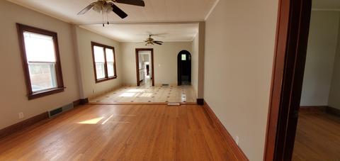 673 Congdon Ave, Elgin, IL 60120 photo 9