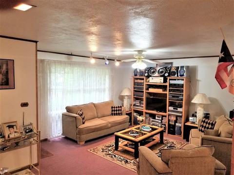 737 S Dennis Rd, Wheeling, IL 60090 photo 4
