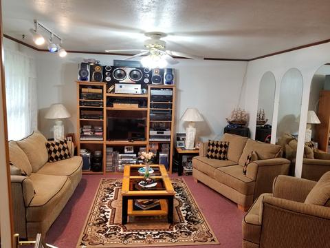 737 S Dennis Rd, Wheeling, IL 60090 photo 3